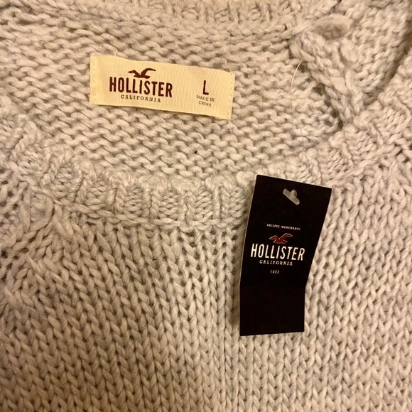 NWT Hollister Grey Sweater - Picture 2 of 4